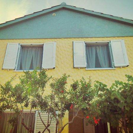 Apartmani Mersol Nin Luaran gambar