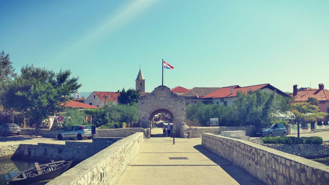 Apartmani Mersol Nin Luaran gambar